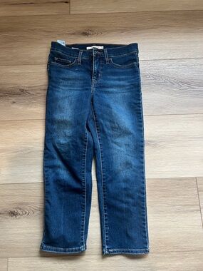 Levi’s Crop Dark Wash Jeans  size 26